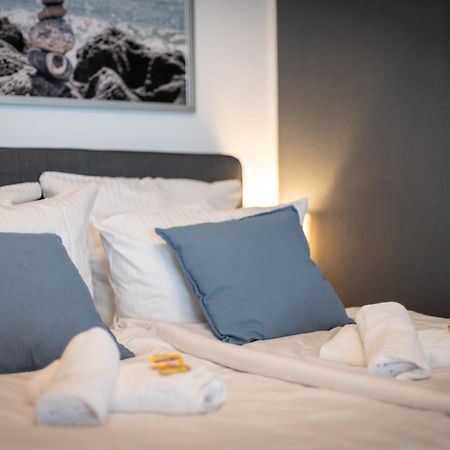 Federnest: Luxury Studio with King Bed & Home Office Duisburg Exterior photo