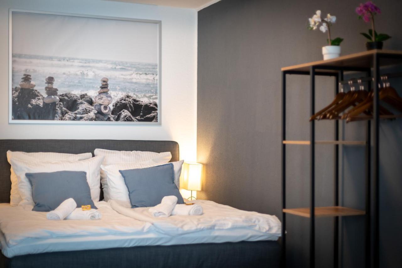 Federnest: Luxury Studio with King Bed & Home Office Duisburg Exterior photo